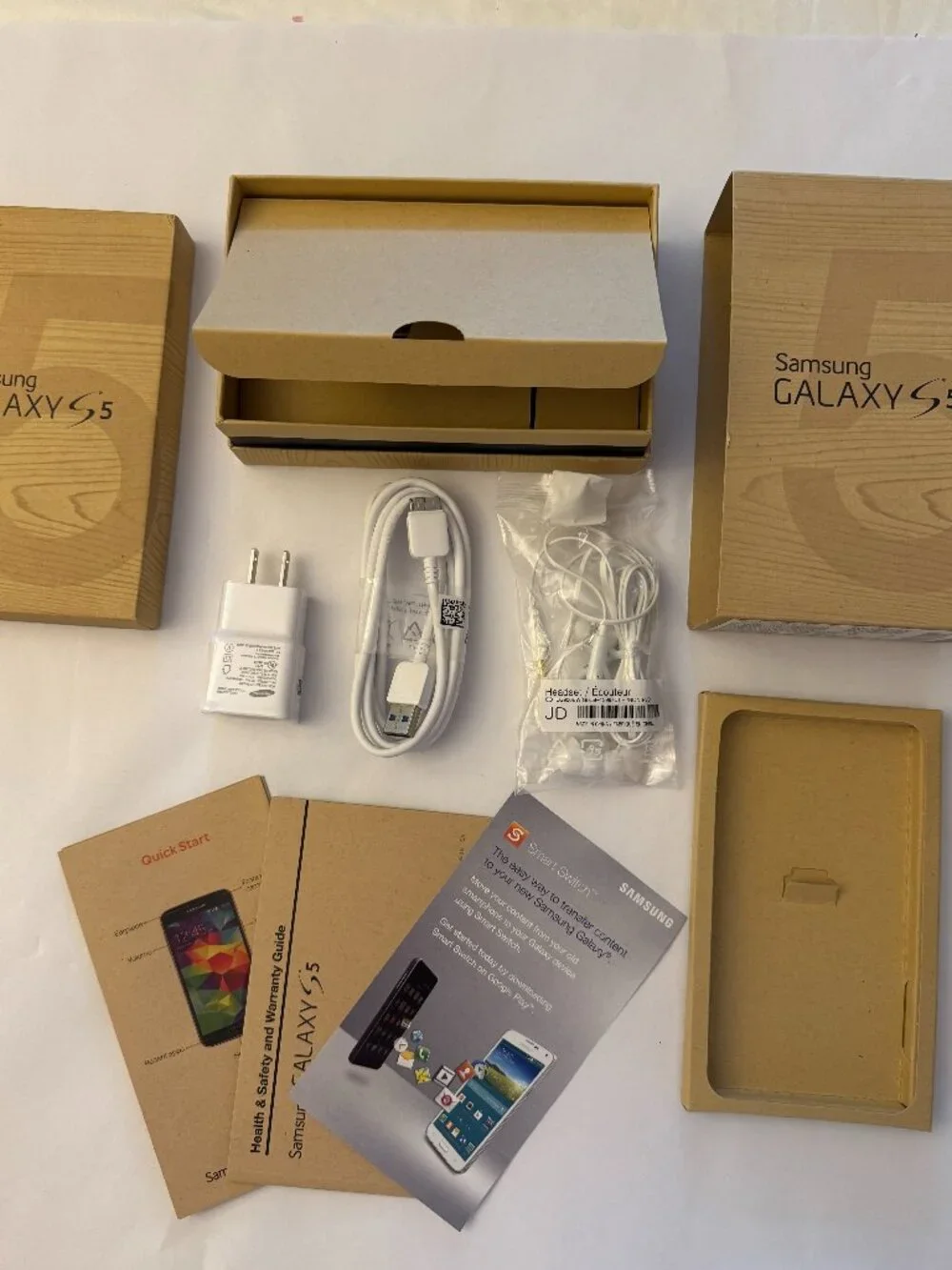 Samsung Galaxy S5 Original Box Charger USB 3.0 Cable Earbuds Manuals NO PHONE